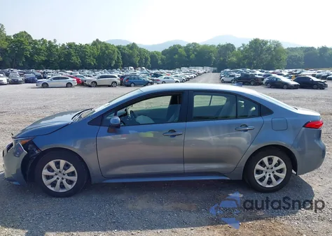 2022 Toyota Corolla Le z USA, uszkodzony, nr VIN JTDEPMAE2NJ221443